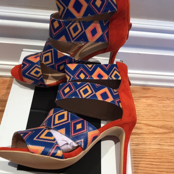 Sandals - Picture 2 of 3